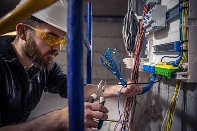 بازار کار مهندسی برق بهتر است یا مهندسی کامپیوتر؟