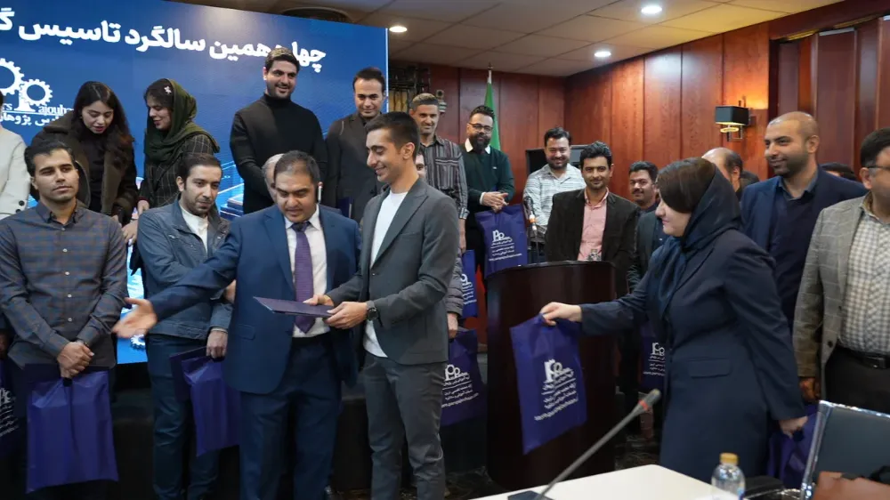 سالگرد پارس پژوهان